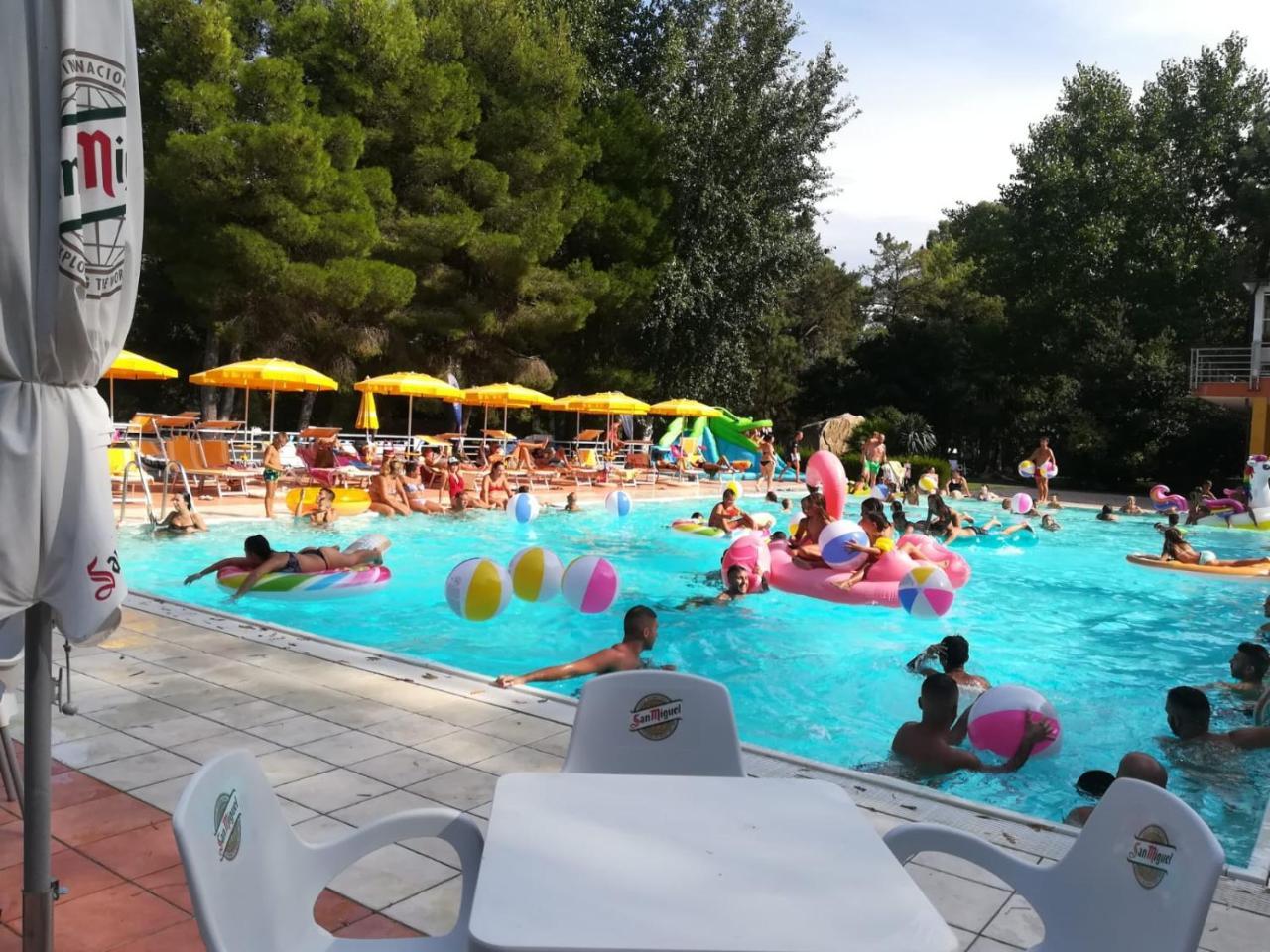 Villaggio Camping Golfo Di Arzachena 카니지오네 외부 사진