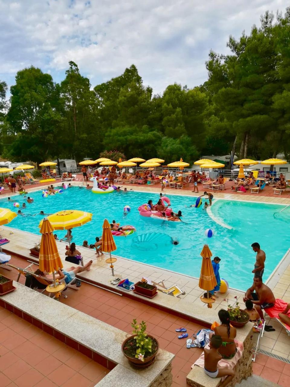 Villaggio Camping Golfo Di Arzachena 카니지오네 외부 사진