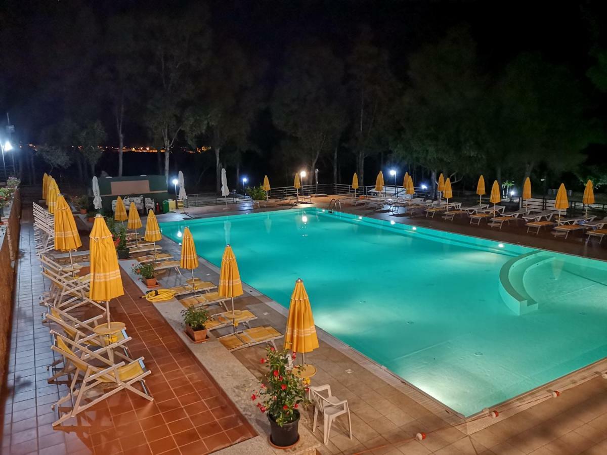 Villaggio Camping Golfo Di Arzachena 카니지오네 외부 사진